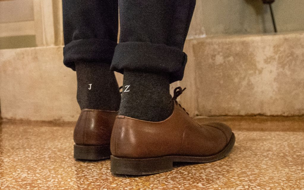 Chaussettes homme en coton extensible | Grises avec initiales brodées | Taille 40/45 | Longueur genou
