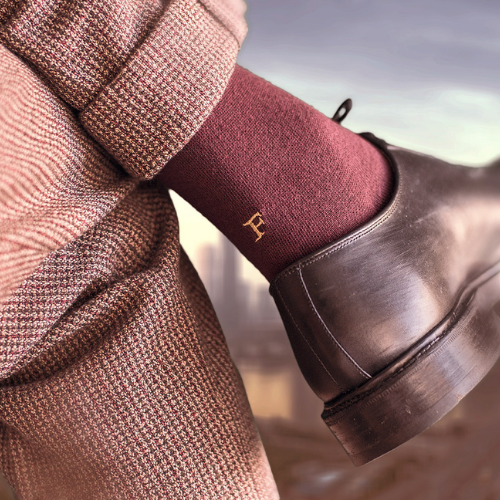 Chaussettes homme en coton extensible | Bordeaux avec initiales brodées et moutarde | Taille 40/45 | Longueur genou