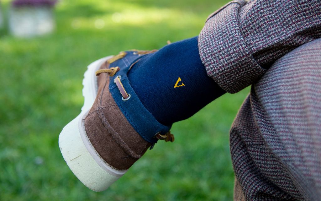 Chaussettes homme en coton extensible | Bleues avec initiales brodées et moutarde | Taille 40/45 | Longueur genou