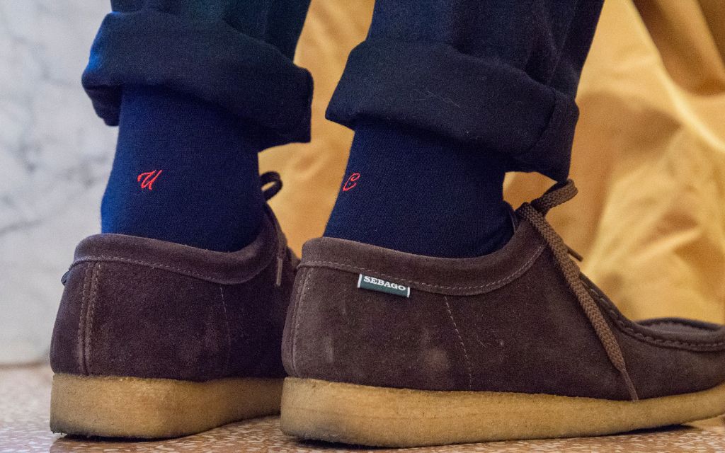 Chaussettes homme en coton extensible | Bleues avec initiales rouges brodées en italique | Taille 40/45 | Longueur genou