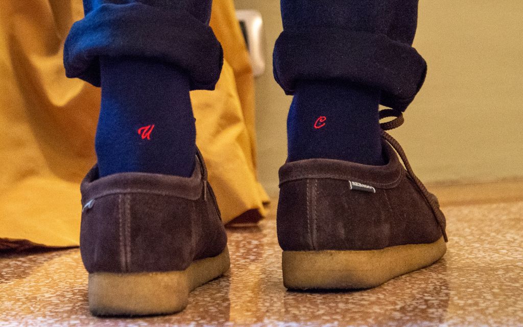 Chaussettes homme en coton extensible | Bleues avec initiales rouges brodées en italique | Taille 40/45 | Longueur genou