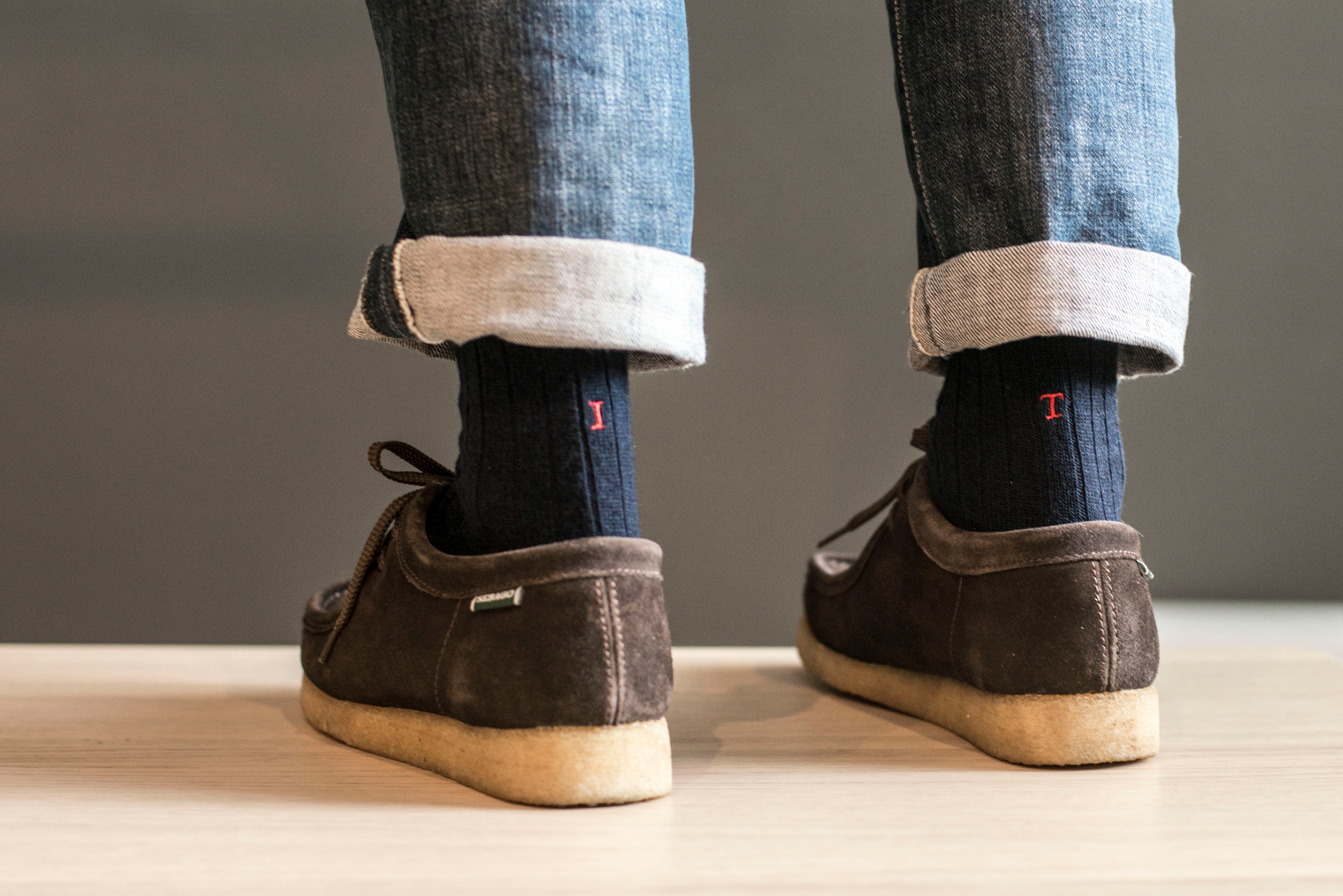 Calze Uomo Cashmere Blend | Blu iniziali Ricamate Rosse | Lunghezza Ginocchio