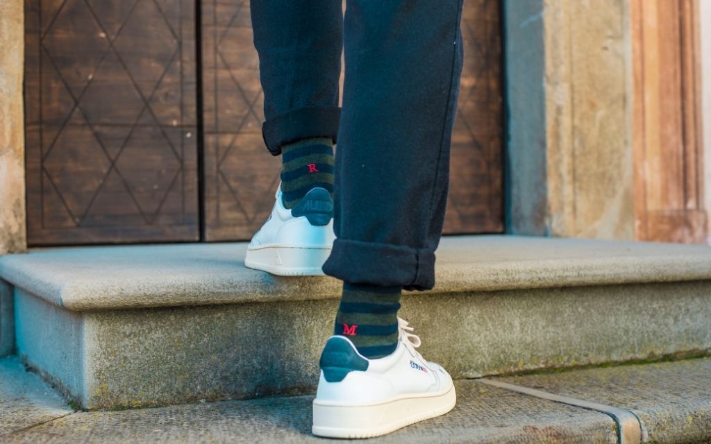 Chaussettes homme en coton extensible | Rayures bleu/vert avec initiales rouges brodées | Taille 40/45 | Longueur genou