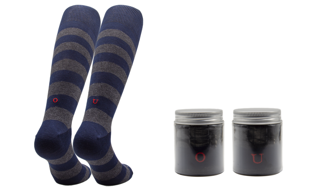 Chaussettes homme en coton extensible | Rayures bleues et grises avec initiales rouges brodées | Taille 40/45 | Longueur genou