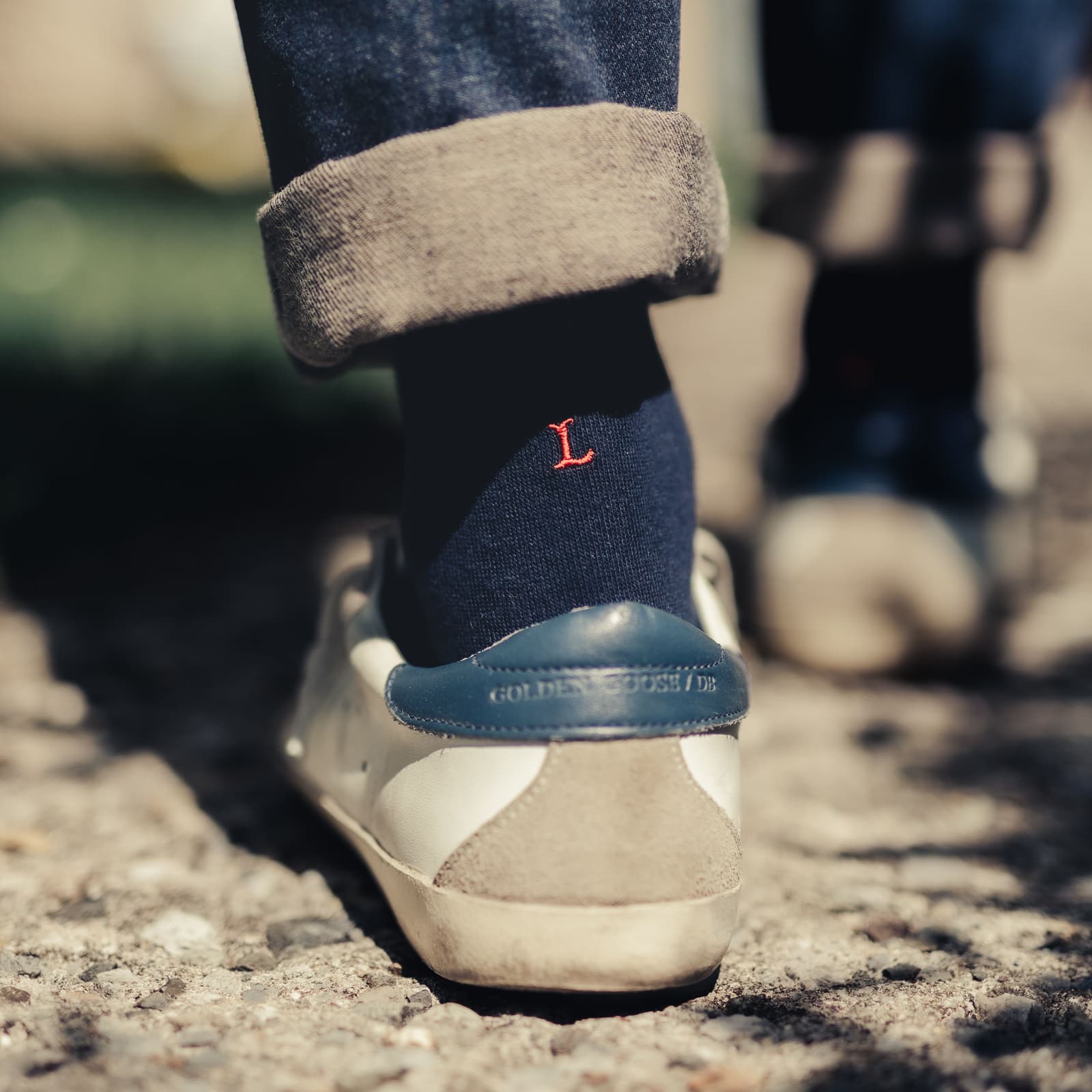 Calze Uomo Cashmere Merino Extrafine | Blu iniziali ricamate Rosso | Lunghezza Ginocchio