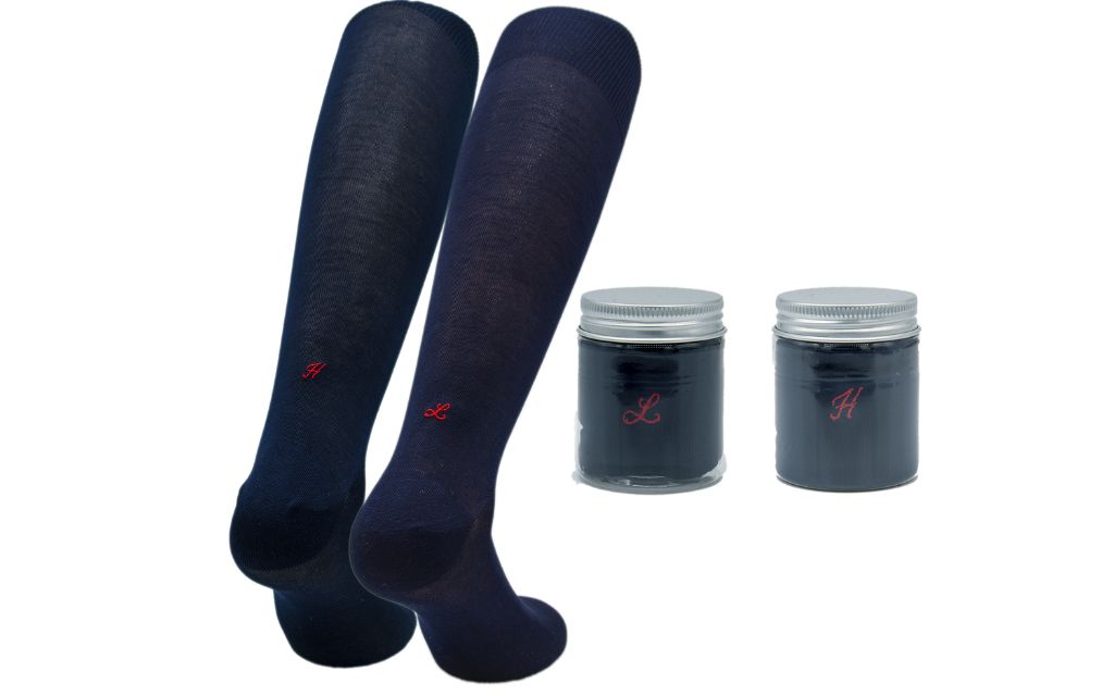 Chaussettes homme en coton extensible | Bleues avec initiales rouges brodées en italique | Taille 40/45 | Longueur genou