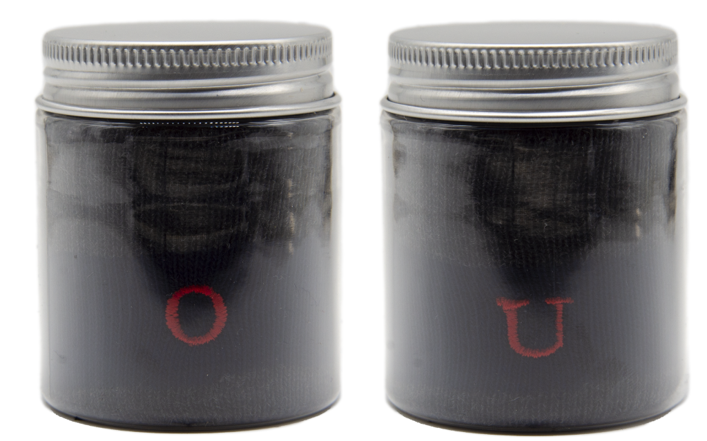 Chaussettes homme en coton extensible | Rayures bleues et grises avec initiales rouges brodées | Taille 40/45 | Longueur genou