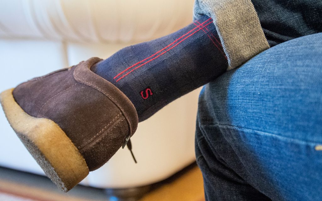 Chaussettes homme en coton extensible | Motif à carreaux rouges brodés | Taille 40/45 | Longueur genou