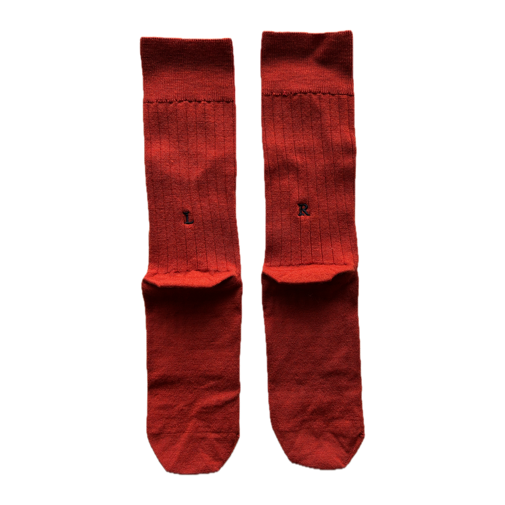 Calze arancio unisex in lana merino con le iniziali ricamate in blu, Individual Socks