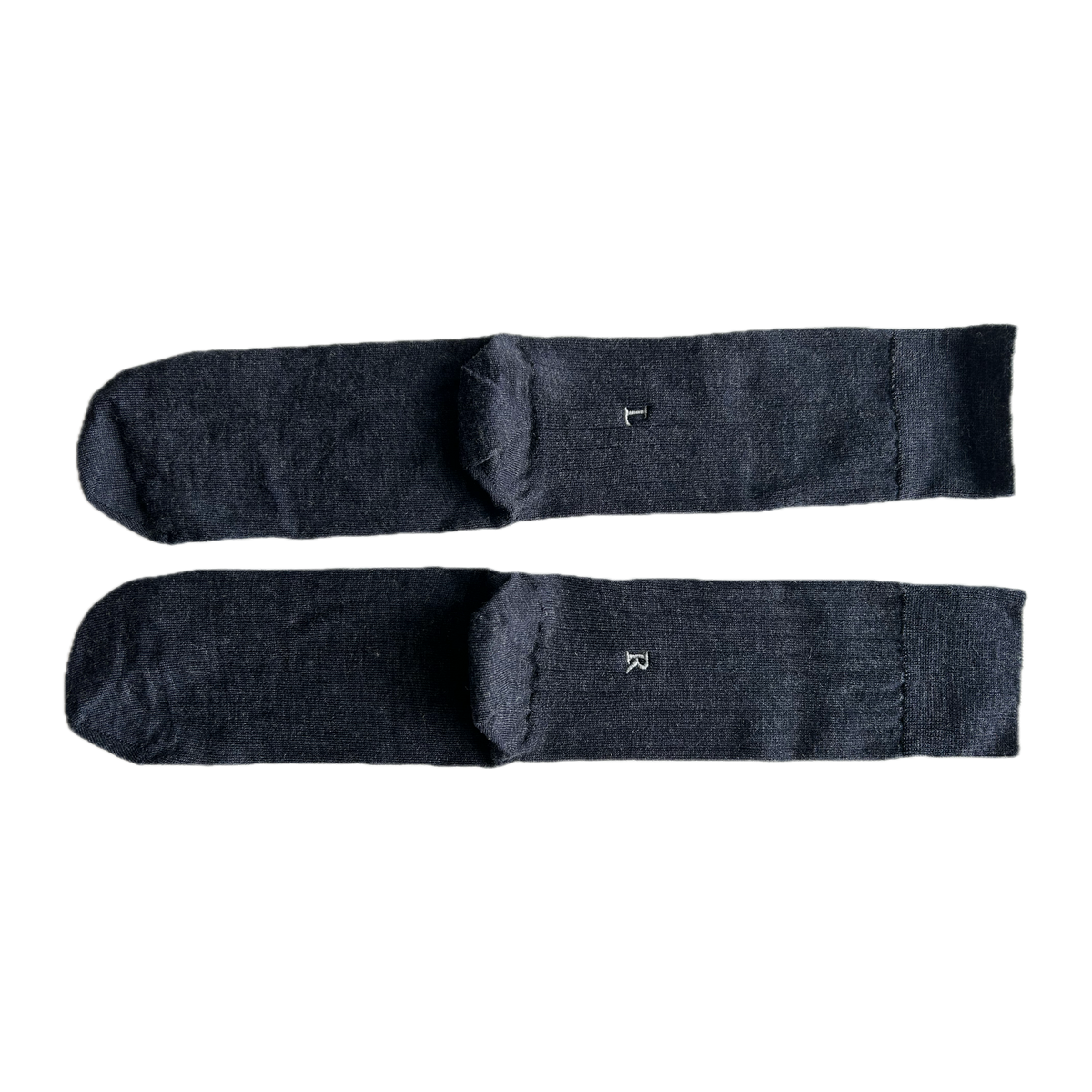 Calze blu da uomo in lana merino con le iniziali ricamate in grigio, Individual Socks
