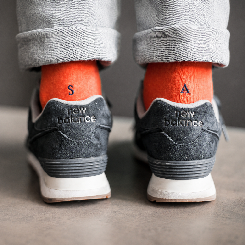 Calze Arancio Uomo iniziali Blu - Cotone Stretch - Taglia 40/45 - 109  - ATTENZIONE!!! Se non trovi la tua lettera scegli "OTHER LETTERS" e scrivi le lettere che vuoi nelle note cliccando "AGGIUNGI NOTA" nel check out .