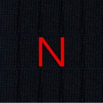 Dettaglio ricamo iniziali calze personalizzate. Lettera N