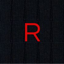 Dettaglio ricamo iniziali calze personalizzate. Lettera R