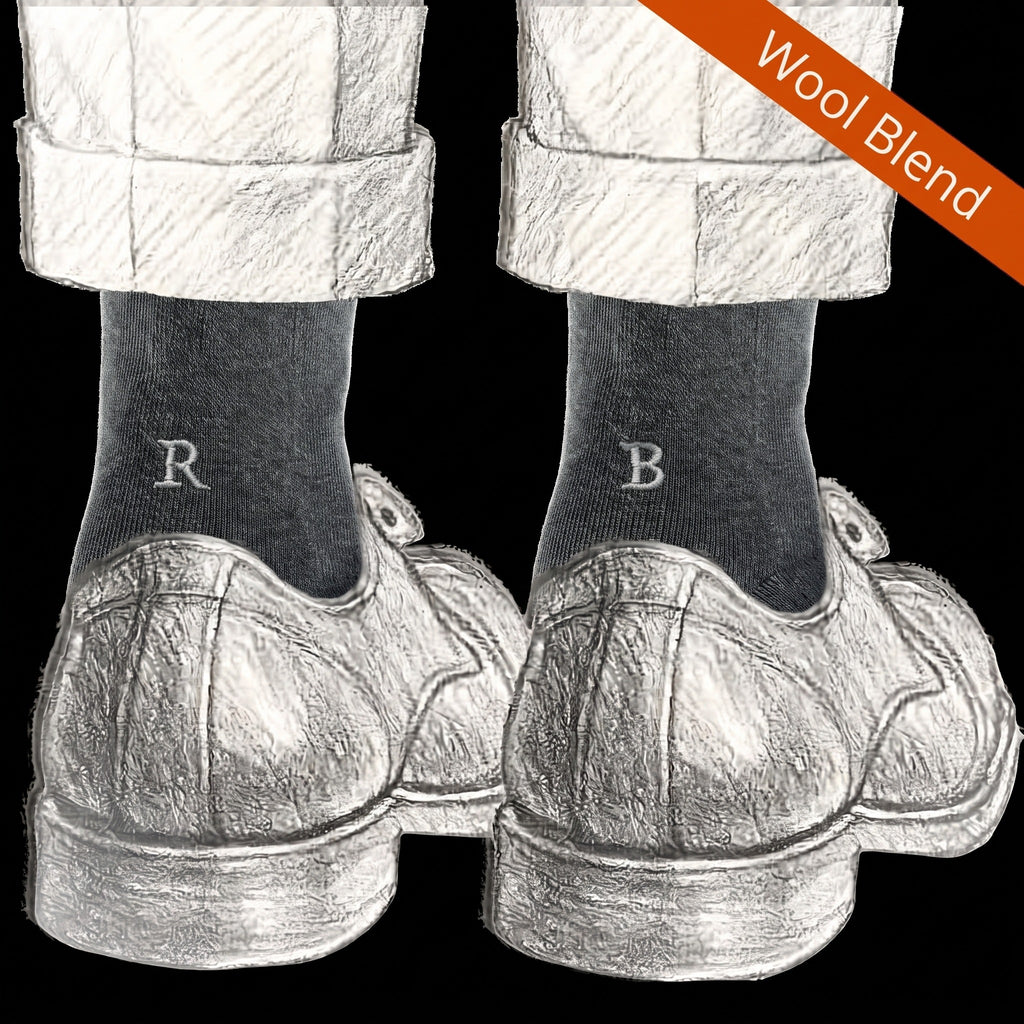 Calze grigio melange da uomo in lana merino con le iniziali ricamate in grigio chiaro, Individual Socks
