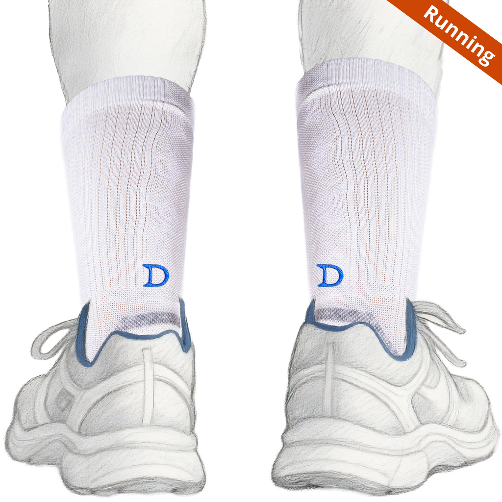 Calze running personalizzate Solo Iniziali, bianche con ricamo blu royal, iniziali su entrambe le calze — regalo per chi ama correre