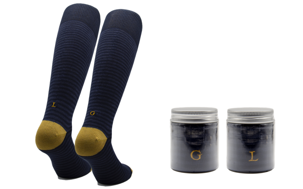 Calze Uomo Cotone Stretch | Riga Blu Denim Iniziali Ricamate Senape | Taglia 40/45 | Lunghezza Ginocchio