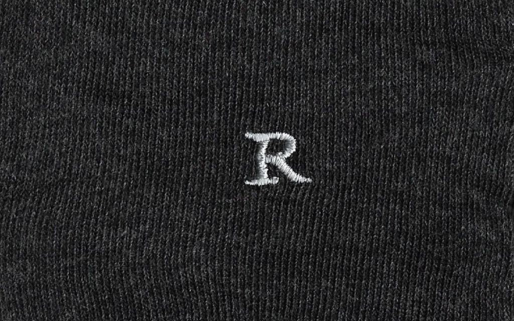 calza donna grigio antracite cotone organico personalizzata iniziali ricamate lettera R R_601A