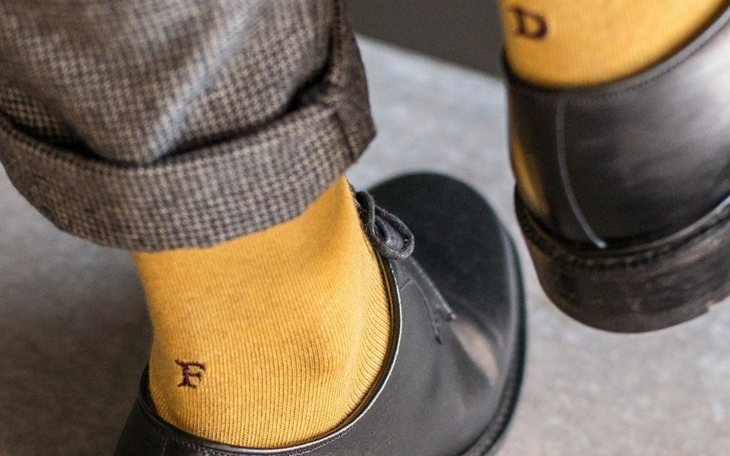 calza uomo giallo senape melange cotone organico personalizzata iniziali ricamate 108__A