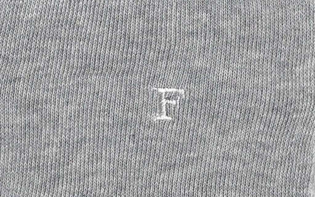 calza uomo grigio chiaro melange cotone organico personalizzata iniziali ricamate lettera F F_112A