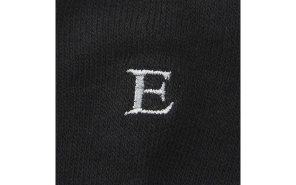 calza uomo nero cotone organico personalizzata iniziali ricamate lettera E E_106A