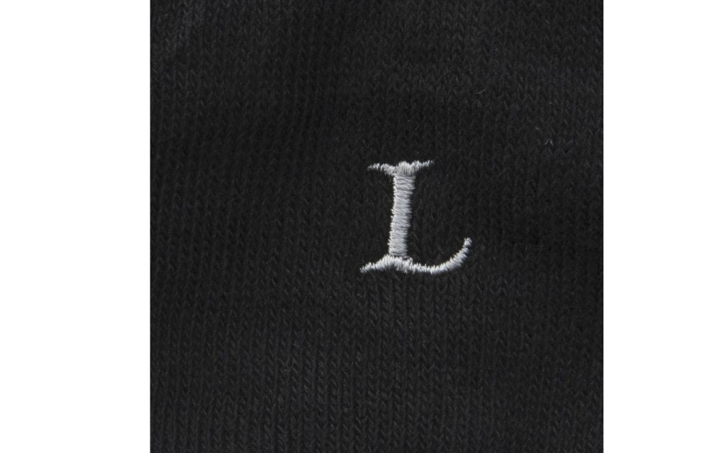 calza uomo nero cotone organico personalizzata iniziali ricamate lettera L L_106A